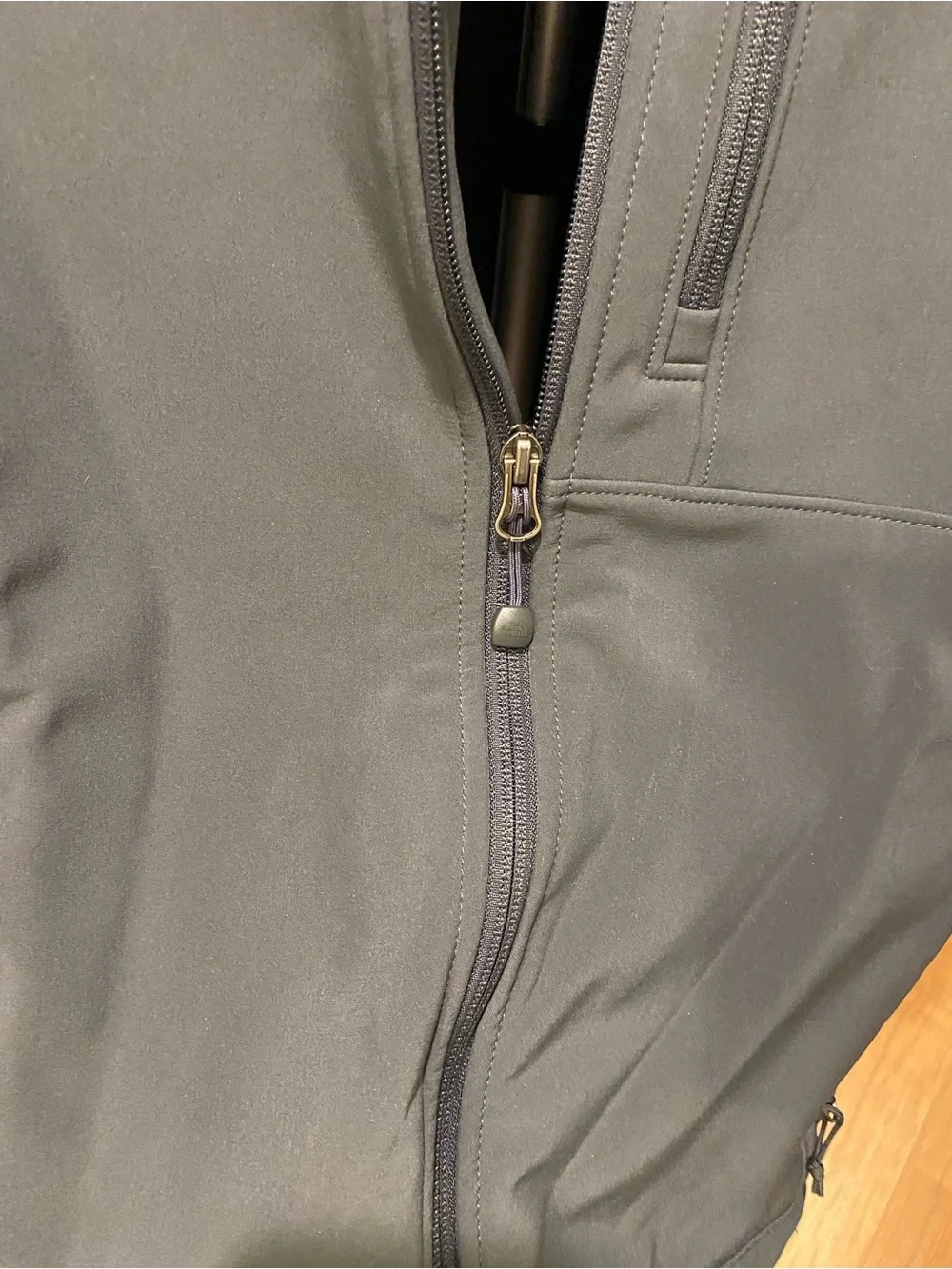 The North Face Apex Bionic Jacket charcoal, gray, and black men’s medium
